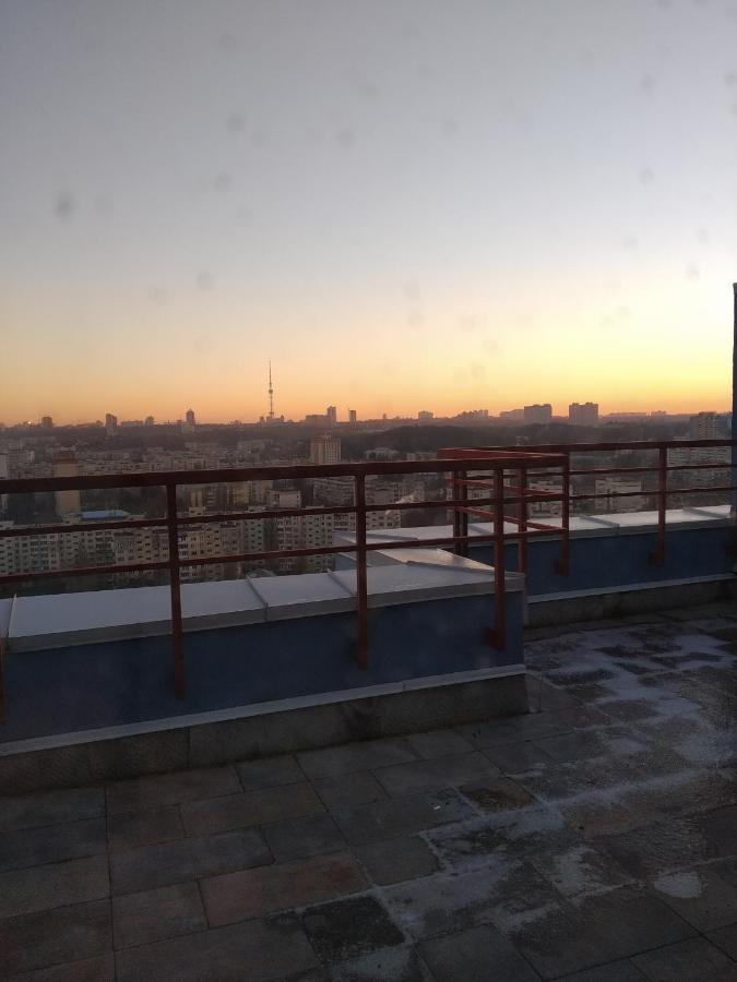 Небольшой Пентхаус С Прекрасным Видом На Город Kyiv Exterior photo